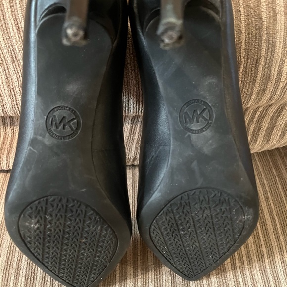 Michael Kors 3-inch black heels size 6.5 - Picture 7 of 8